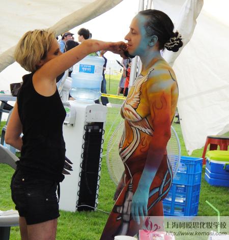 2011世界人体彩绘大赛彩绘大师创作现场